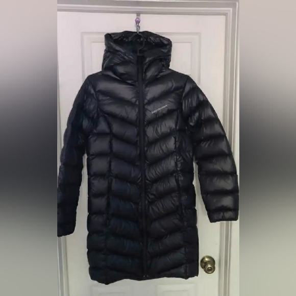 Peak Performance Fall / Winter Black Down Puffer Coat, Size Small Women - Picture 1 of 3